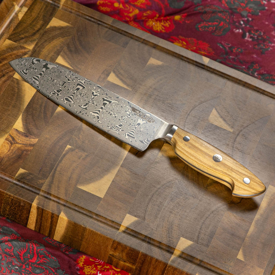 Eagle Pro U-Grip - Santoku-Messer 18 cm Klingenlänge - Voll-Damaststahl 108 Lagen / Heftschalen: Olivenholz aus Süditalien